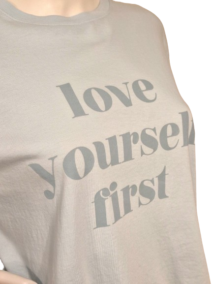 T-Shirt "Love yourself first" Sky